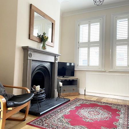 Riverside Lodge - Quaint Victorian Home By The River York Buitenkant foto