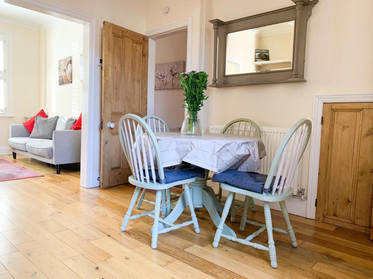 Riverside Lodge - Quaint Victorian Home By The River York Buitenkant foto